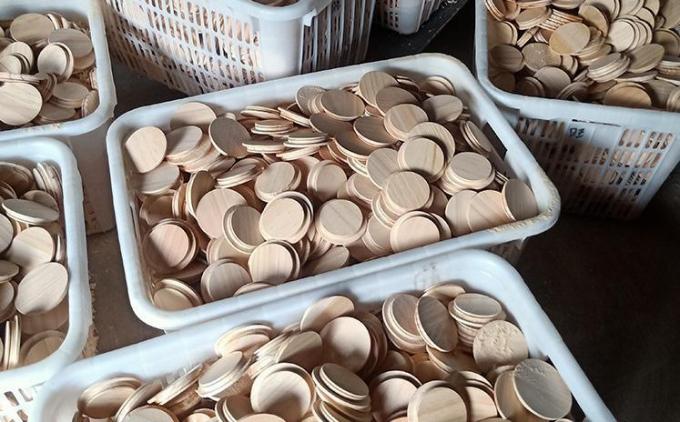 أغطية كأس خيزران قابلة لإعادة الاستخدام أغطية كأس خشبية فم واسع 70 ملم 2